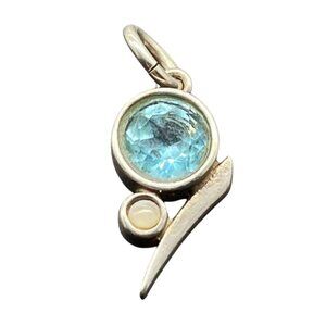 S.A.W 925 Sterling Silver Blue Topaz Charm Elegant Classic Evening